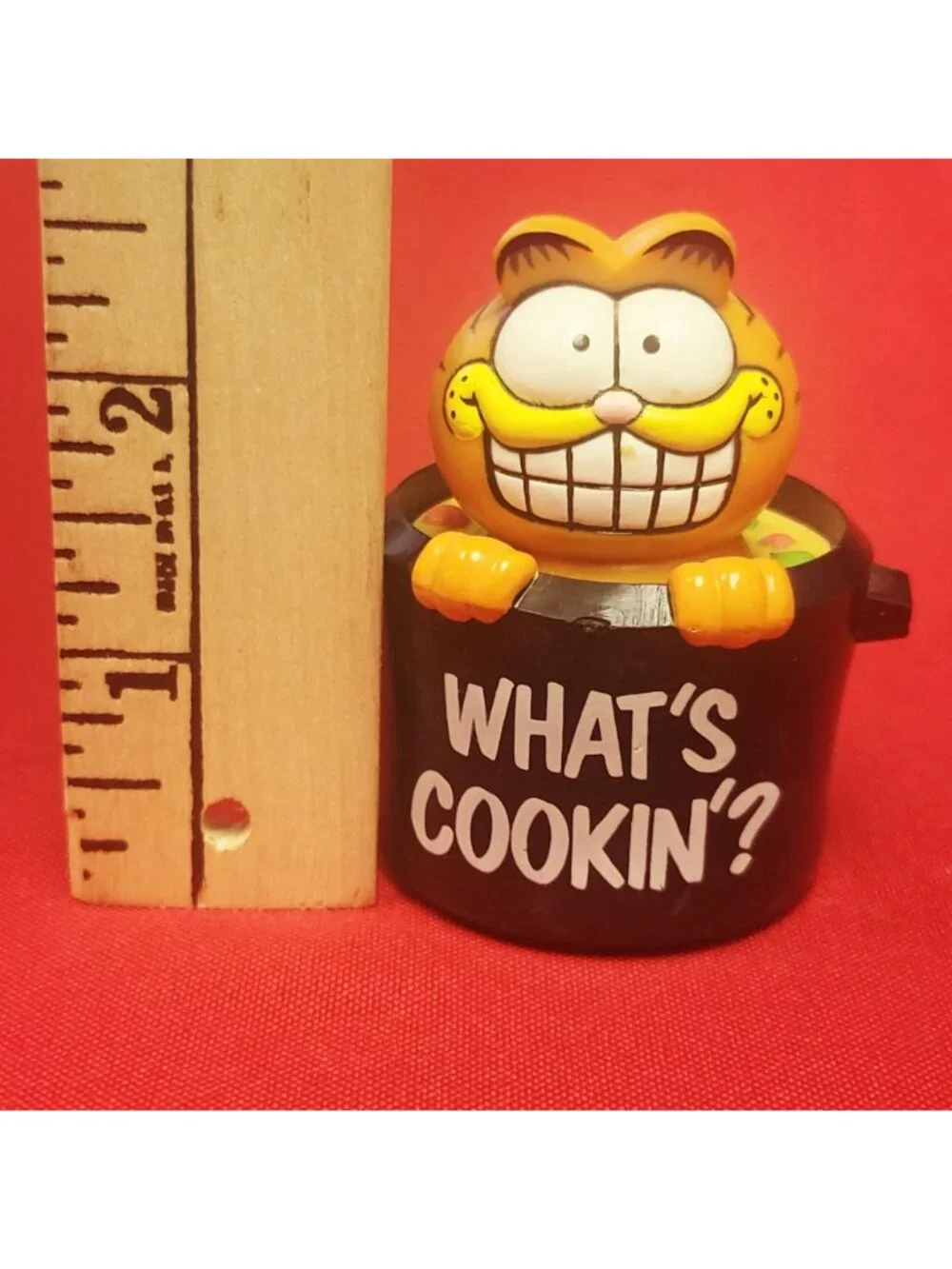 Vintage Garfield Inside Pot Whats Cookin Orange Cat Figurine